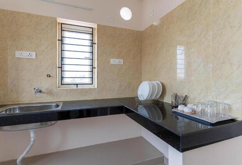 호텔 Aishwaryam Service Apartment