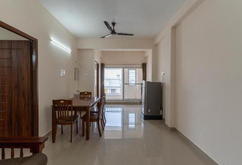 호텔 Aishwaryam Service Apartment