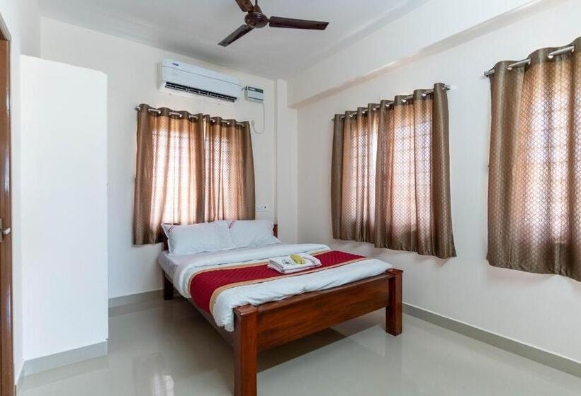 호텔 Aishwaryam Service Apartment