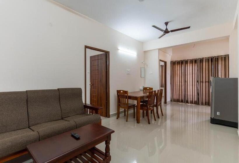 호텔 Aishwaryam Service Apartment