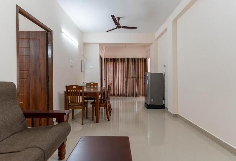 호텔 Aishwaryam Service Apartment