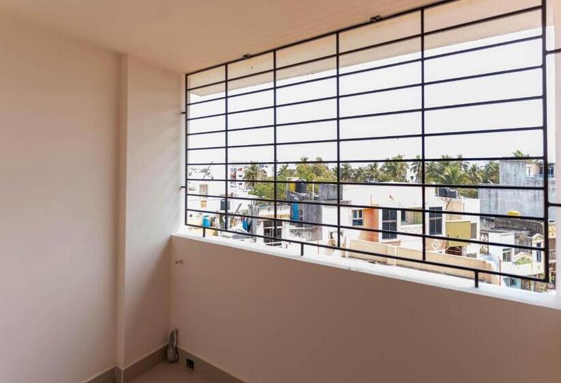 호텔 Aishwaryam Service Apartment