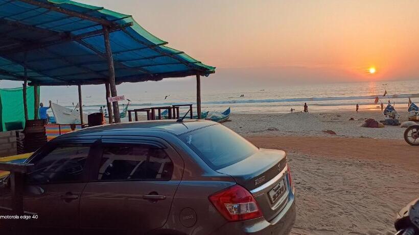 호텔 Aisiri Comforts Beach Stay And Cafe