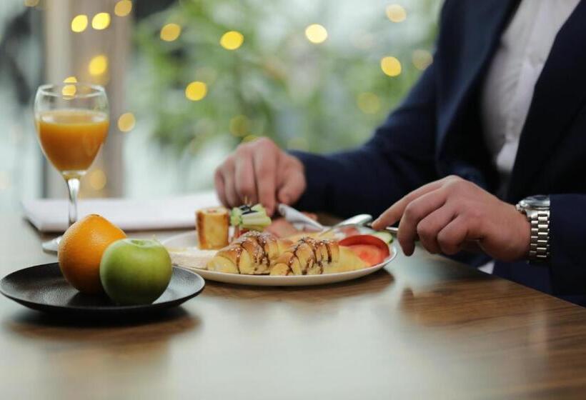 هتل Andoena Resort