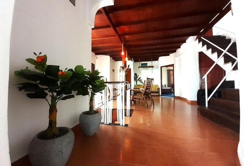 Отель Aoki Resort Nuwaraeliya