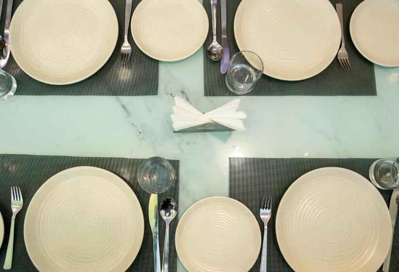 בית מלון כפרי B2l Hills At Tapoavn