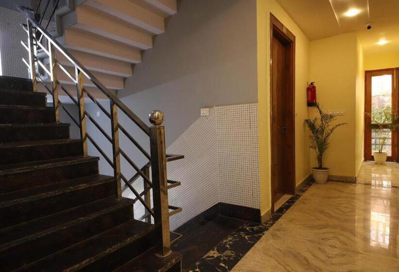 בית מלון כפרי B2l Hills At Tapoavn