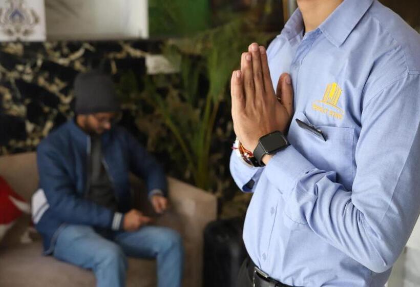 בית מלון כפרי B2l Hills At Tapoavn