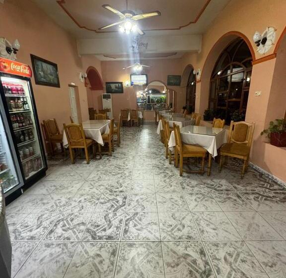 בית מלון כפרי Bar Restorant Fresku