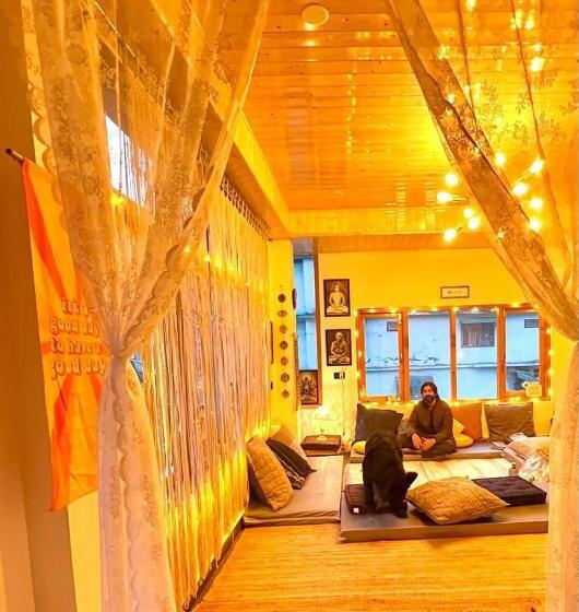 هتل Buddha House 2