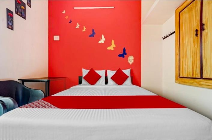 Отель Crystal Inn