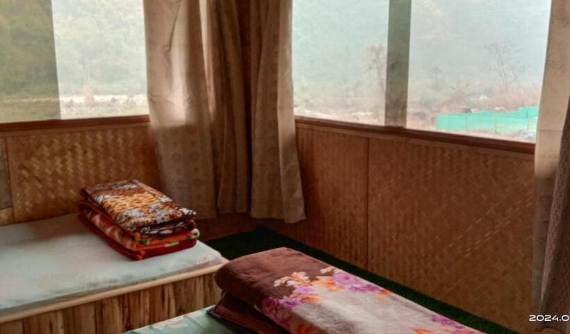 ホテル Dolma Farm Stay