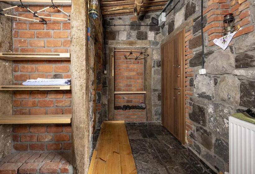 هتل Doğunun Taş Evleri