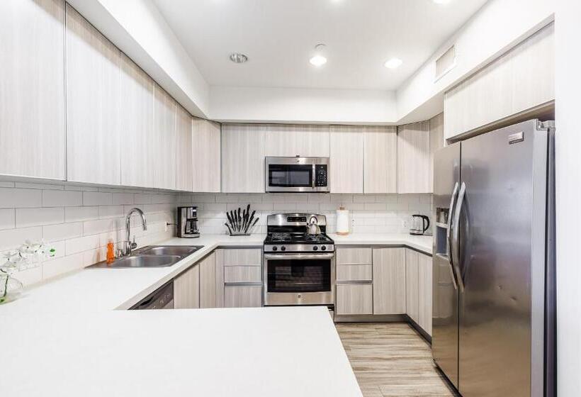 호텔 Fully Furnished Apartments Near Hollywood Walk Of Fame