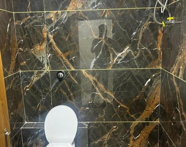 Collection O Hotel Gift Inn