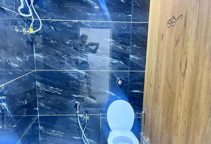 Collection O Hotel Gift Inn