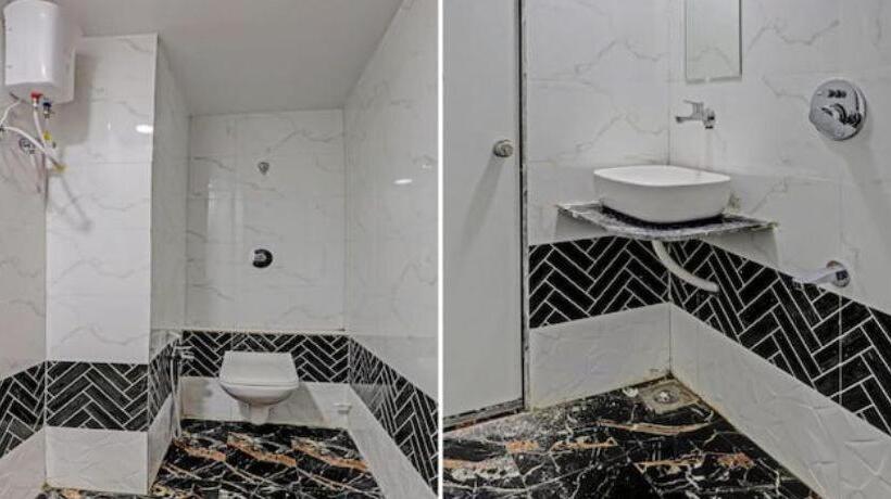 Collection O Hotel Gift Inn