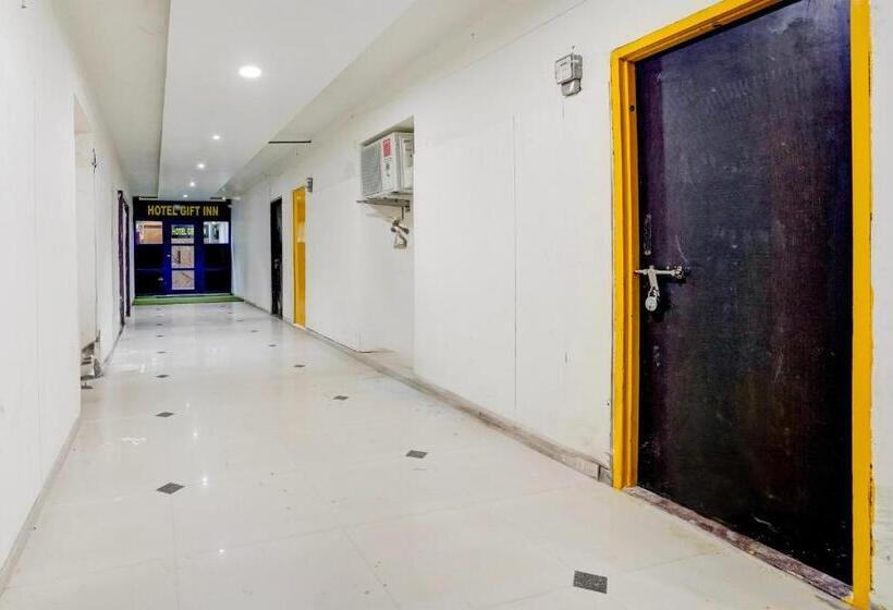 Collection O Hotel Gift Inn