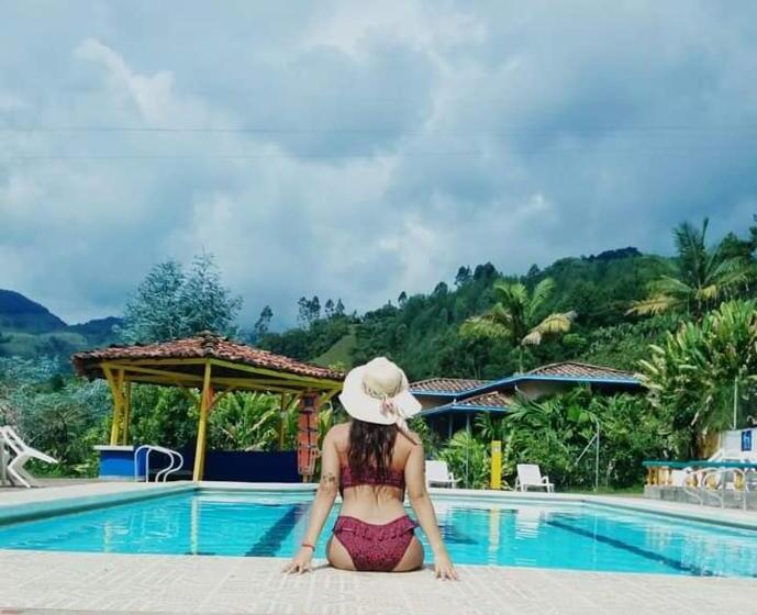 호텔 Hospedaje En Jardín Con Picsina