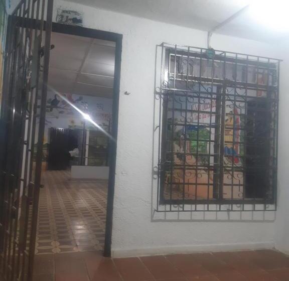 ホテル Hostal Nuevo Hollywood