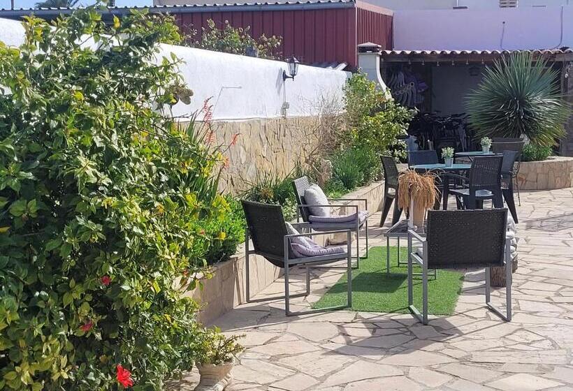 Отель Llar De Laura