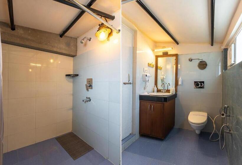 ホテル Maati Resort By The Lake Hill