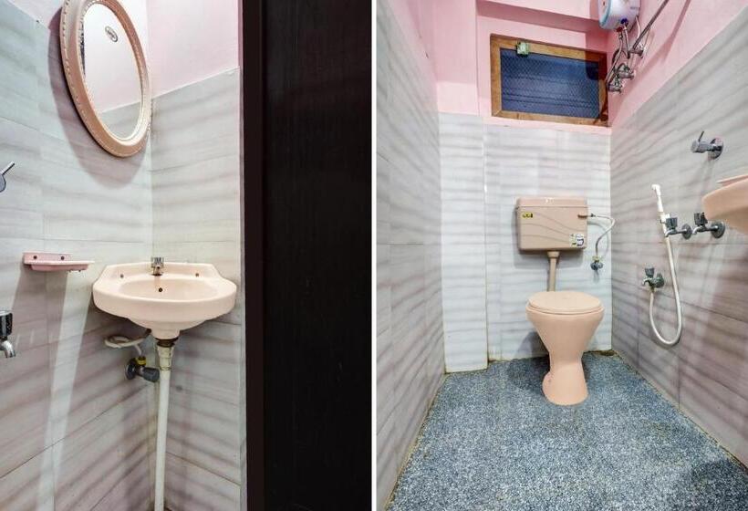 Отель Oyo Ayushi