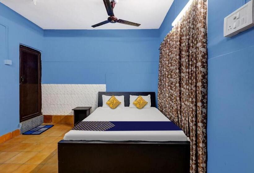 Отель Oyo Ayushi