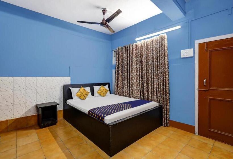 Отель Oyo Ayushi