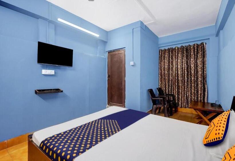 Отель Oyo Ayushi