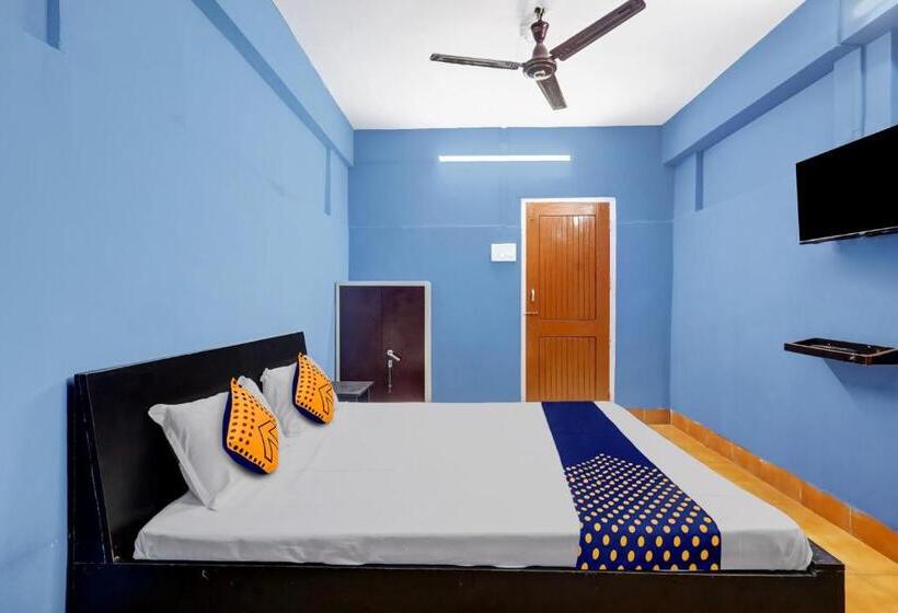 Отель Oyo Ayushi