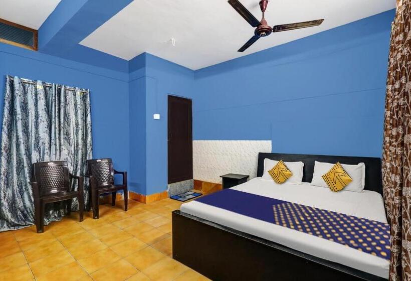 Отель Oyo Ayushi