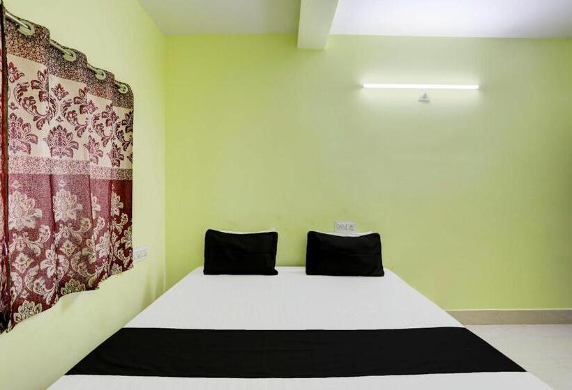 Hotel Oyo Gurukrupa Lodge