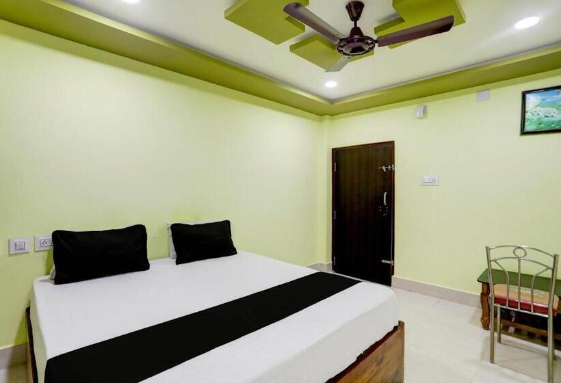 Hotel Oyo Gurukrupa Lodge