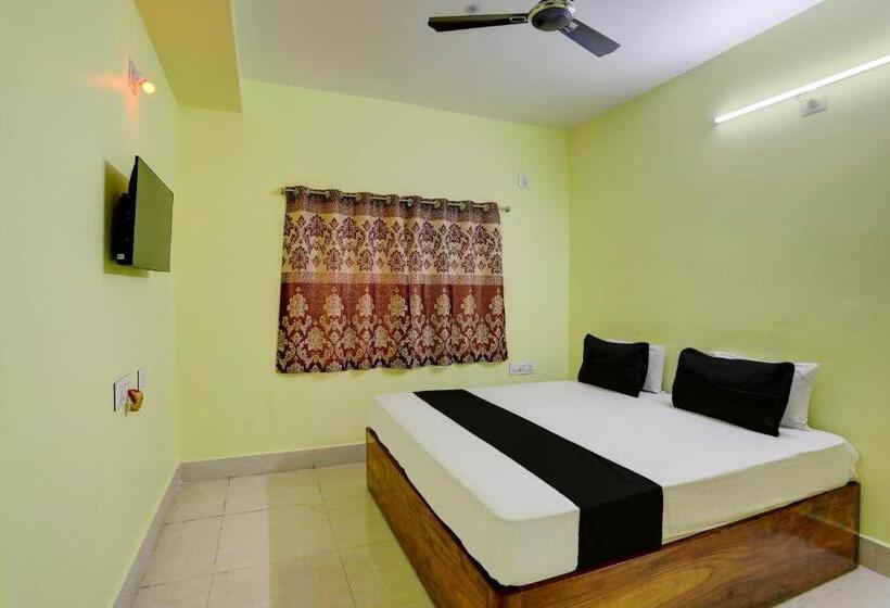 Hotel Oyo Gurukrupa Lodge