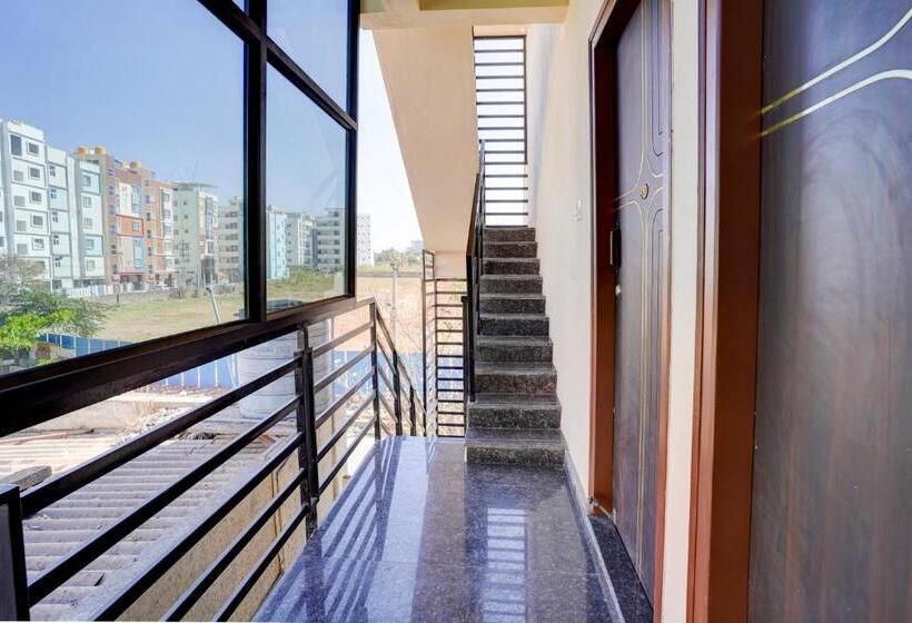 Hotel Oyo Pranith Skys