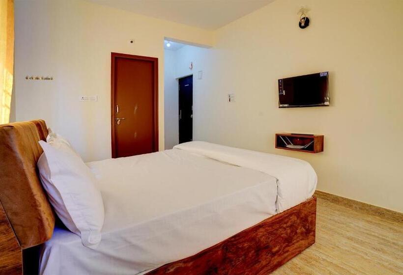 Hotel Oyo Pranith Skys