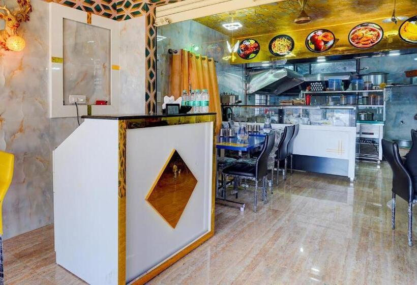 Hotel Oyo Pranith Skys