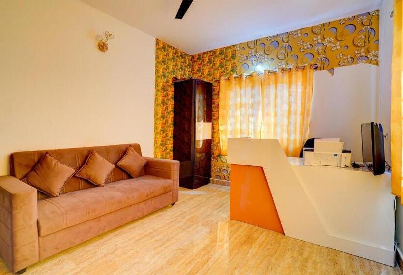 Hotel Oyo Pranith Skys