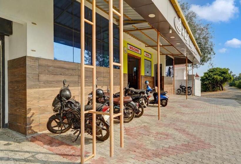 Отель Oyo Sri Sakthi Residency