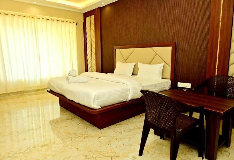 בית מלון כפרי Downtown Pr Groups Raashi Residency