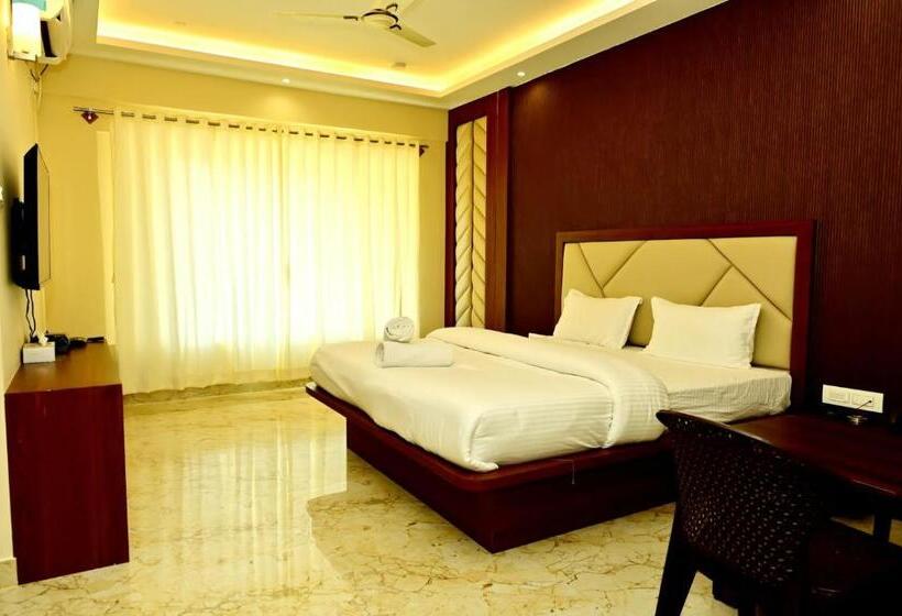 בית מלון כפרי Downtown Pr Groups Raashi Residency