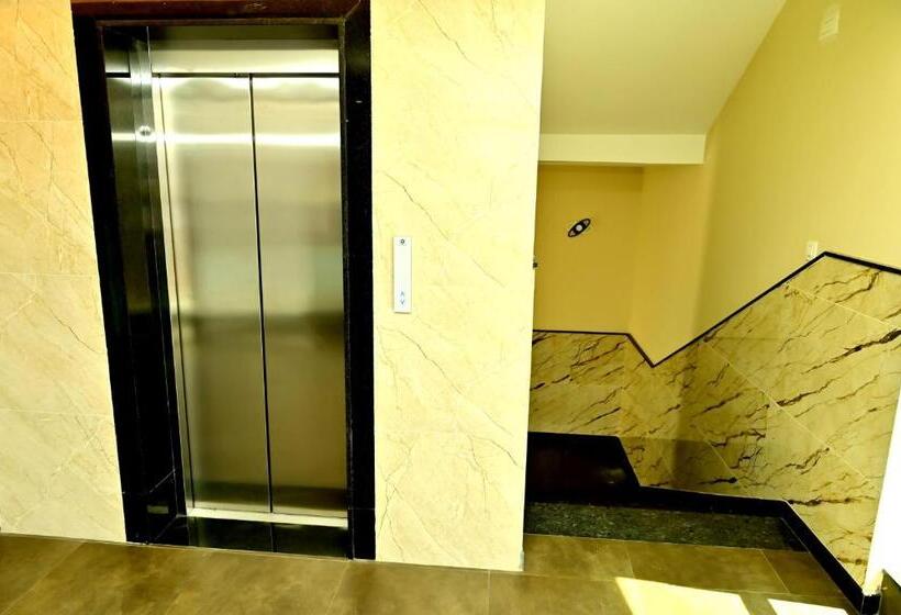 فندق Downtown Pr Groups Raashi Residency