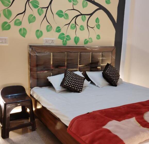 ホテル Pushpa Home Stay