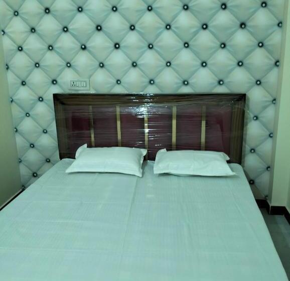 ホテル Pushpa Home Stay