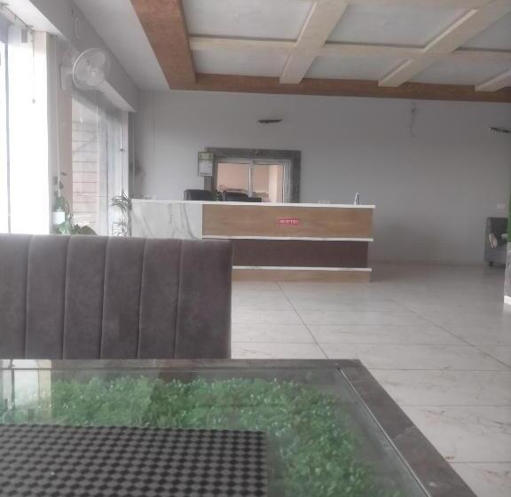 בית מלון כפרי Shreeradhepalace