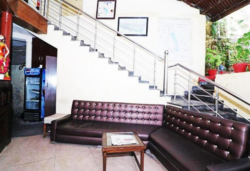 ホテル Hidden Chalet Nainital Near Mall Road   Luxury Room   Excellent Customer Service