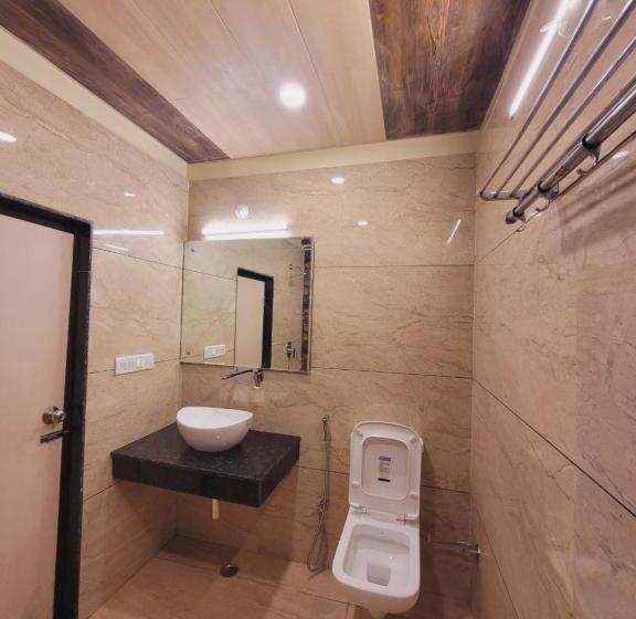 ホテル Hidden Chalet Nainital Near Mall Road   Luxury Room   Excellent Customer Service