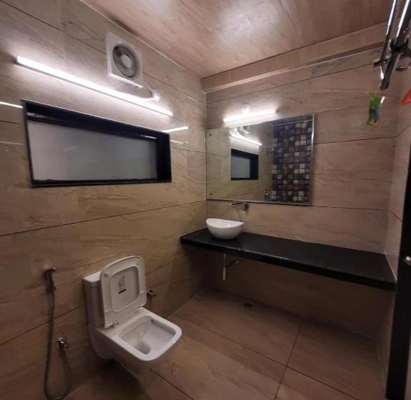 ホテル Hidden Chalet Nainital Near Mall Road   Luxury Room   Excellent Customer Service