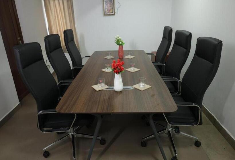 هتل Rs Family Stay